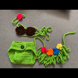 Crochet Hawaiian hula infant outfit